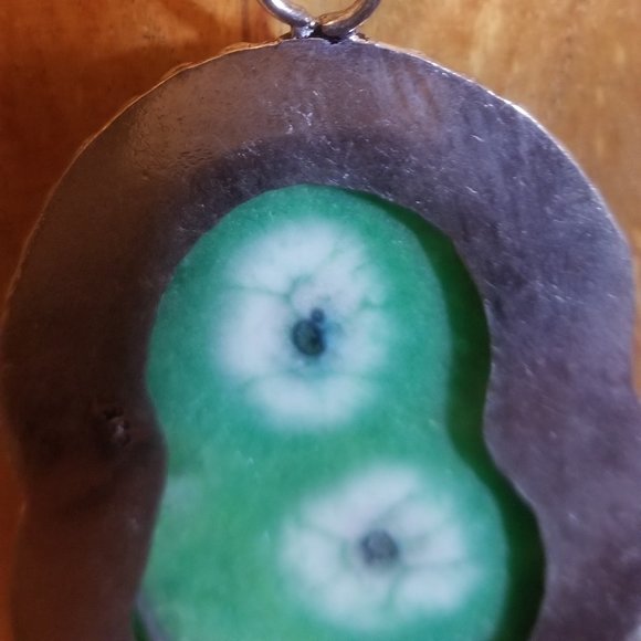 Stunning Green Solar Quartz wrapped in Silver - Picture 8 of 10